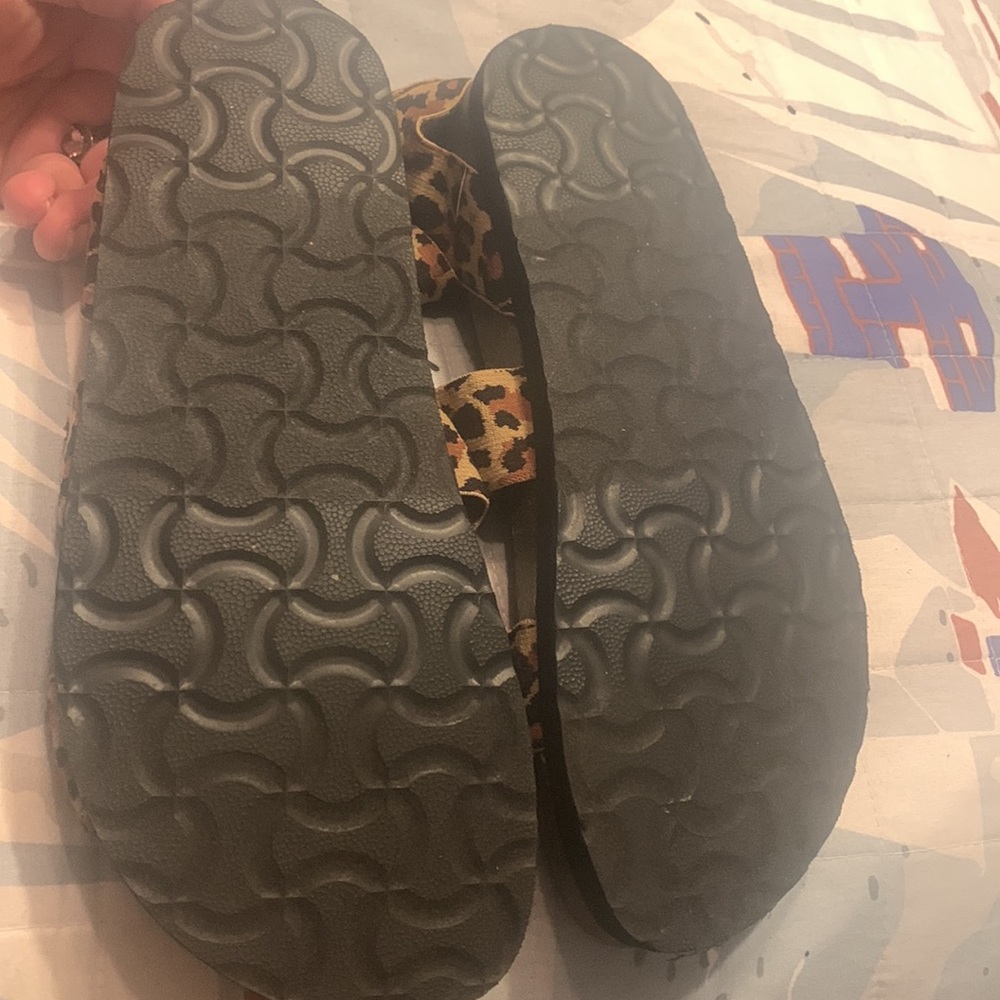 leopard sandals - Picture 3 of 3